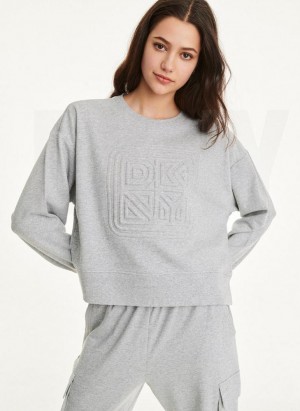 Φούτερ DKNY Embossed Logo Crewneck γυναικεια ανοιχτο γκρι | Greece_D1061